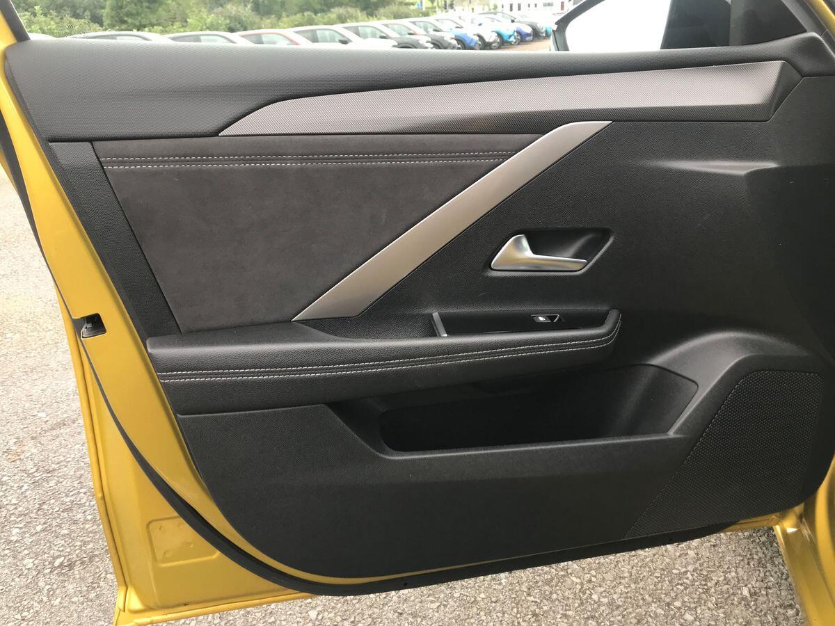 Vauxhall Astra view 17