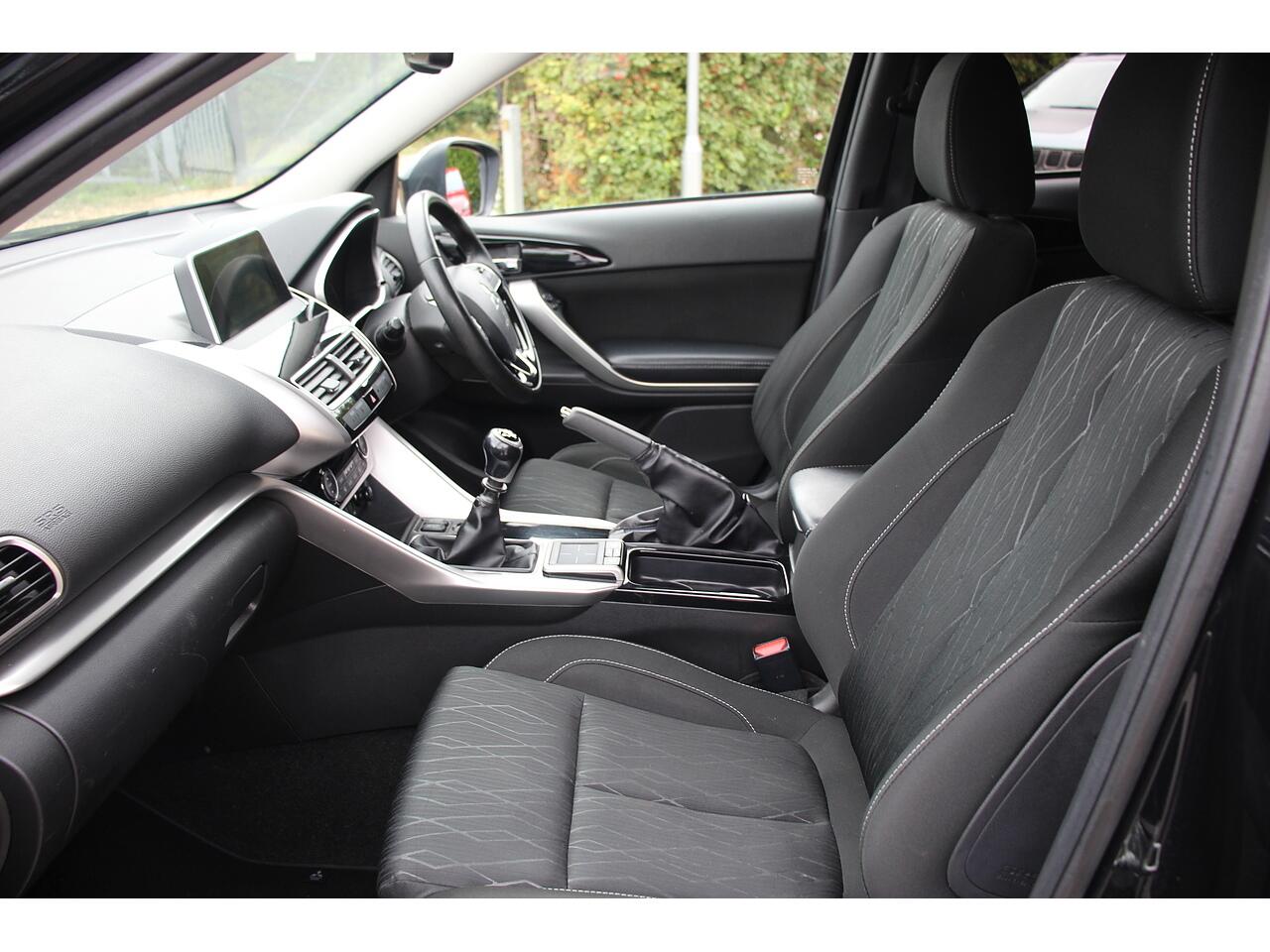 Mitsubishi Eclipse Cross view 17