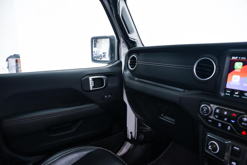 Jeep Wrangler view 14