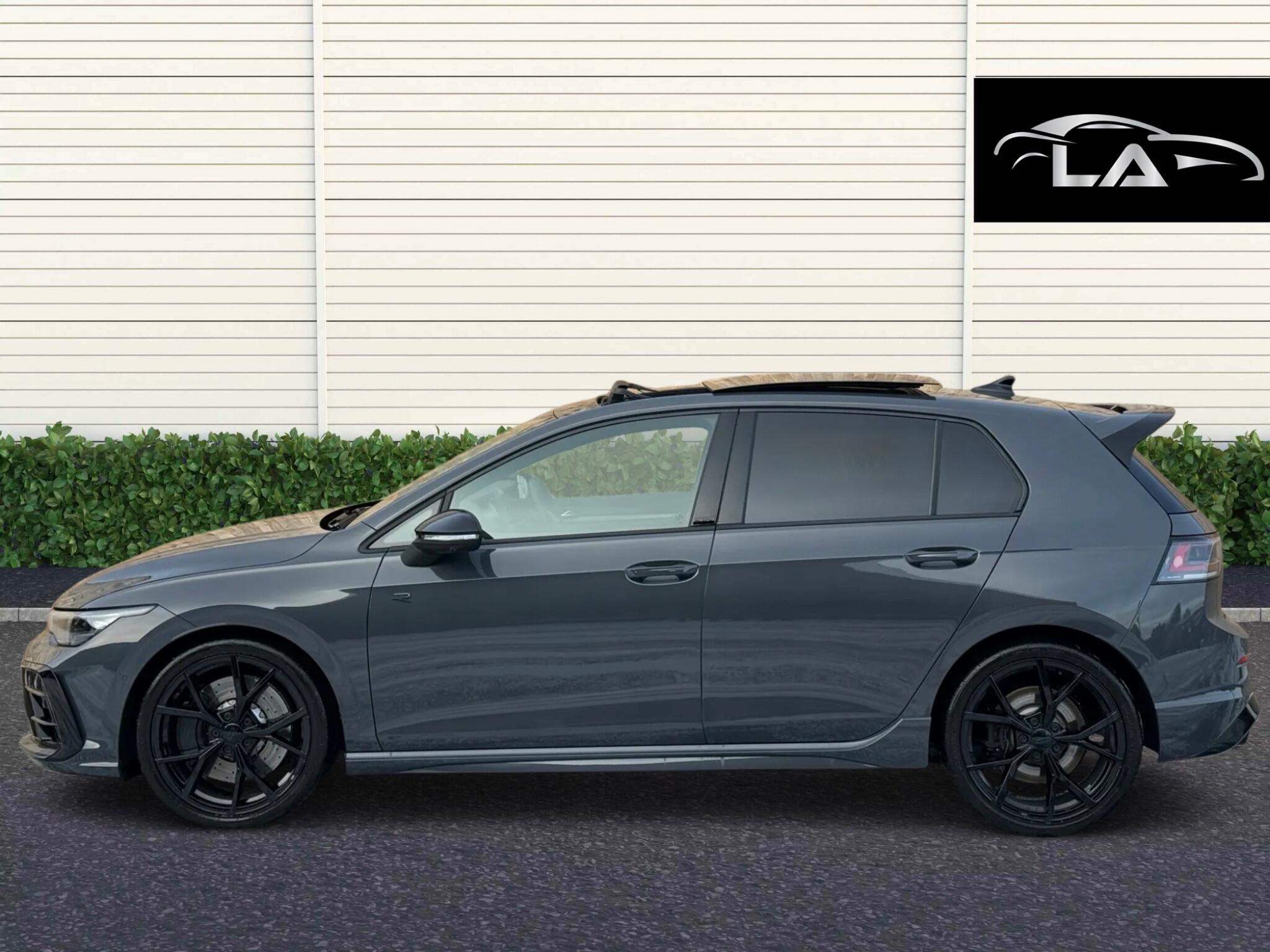 Volkswagen Golf view 3