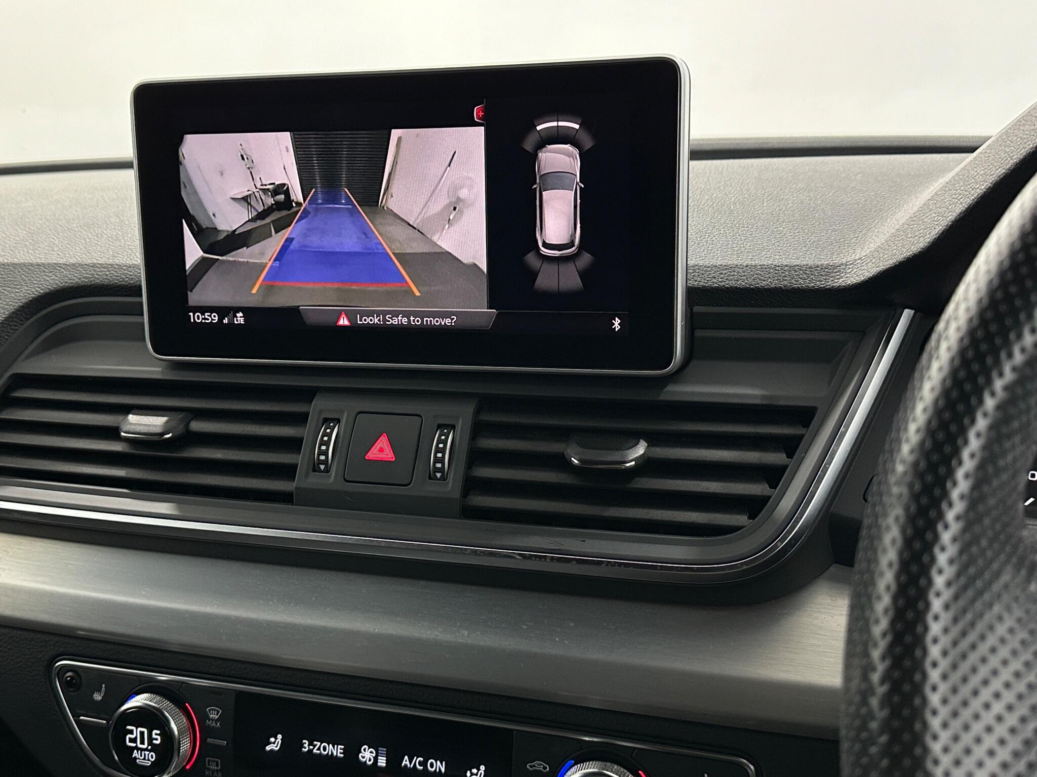 Audi Q5 view 24