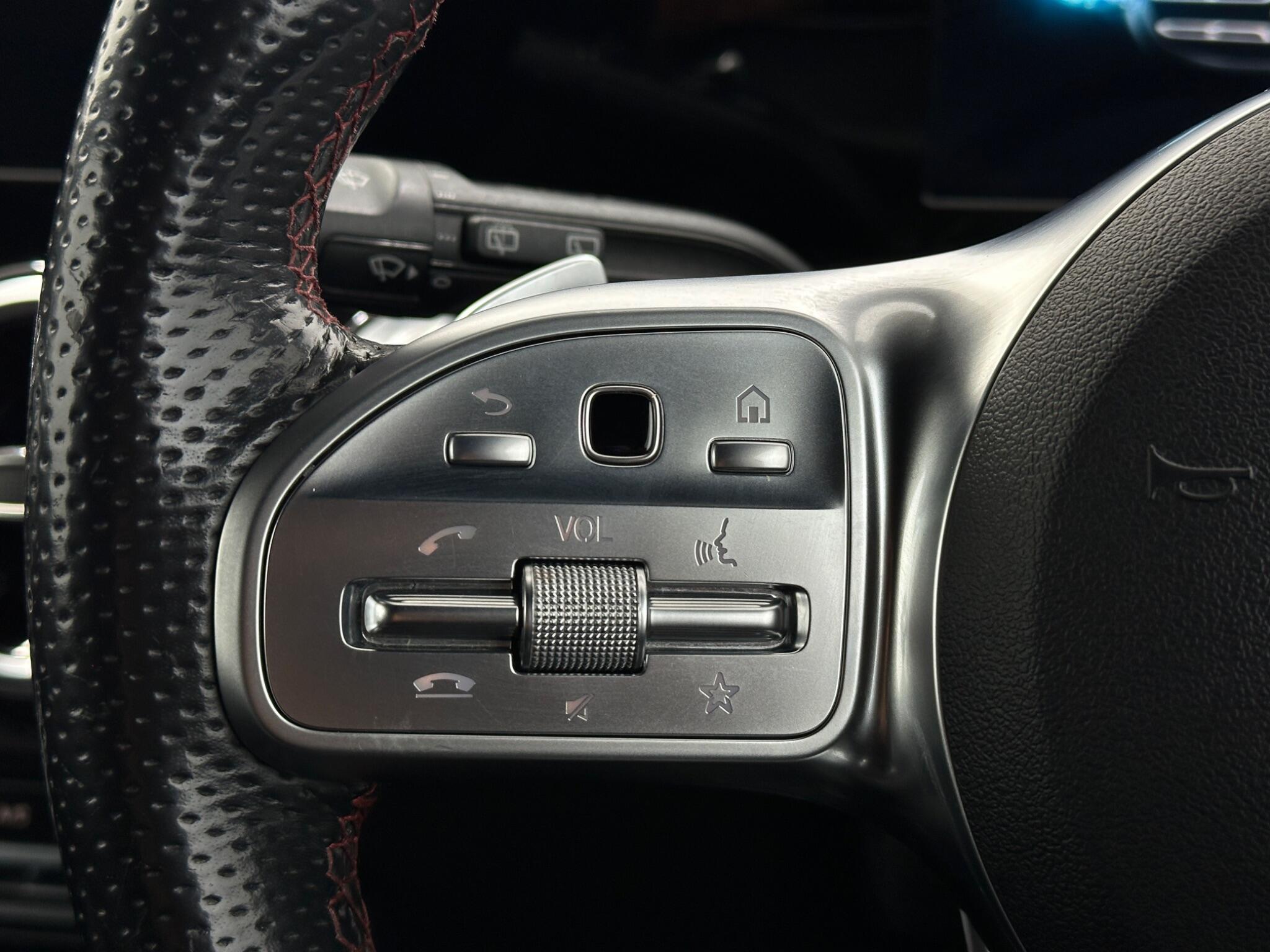Mercedes-Benz GLB view 15