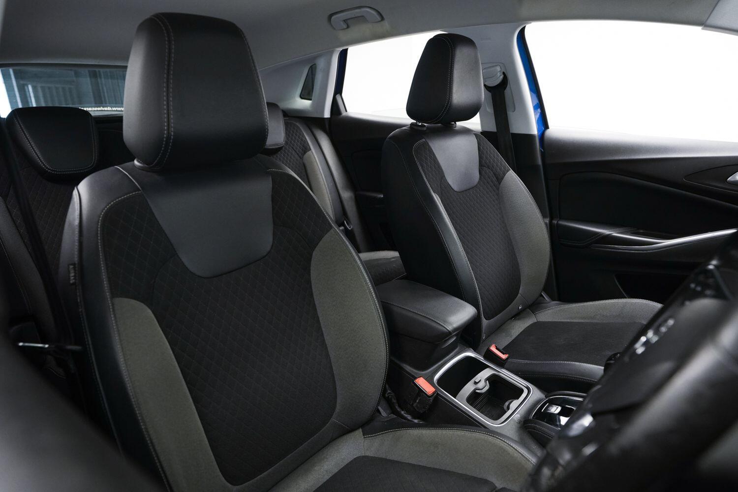 Vauxhall Grandland X view 9