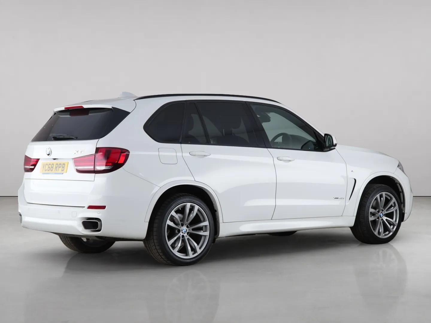BMW X5 view 8