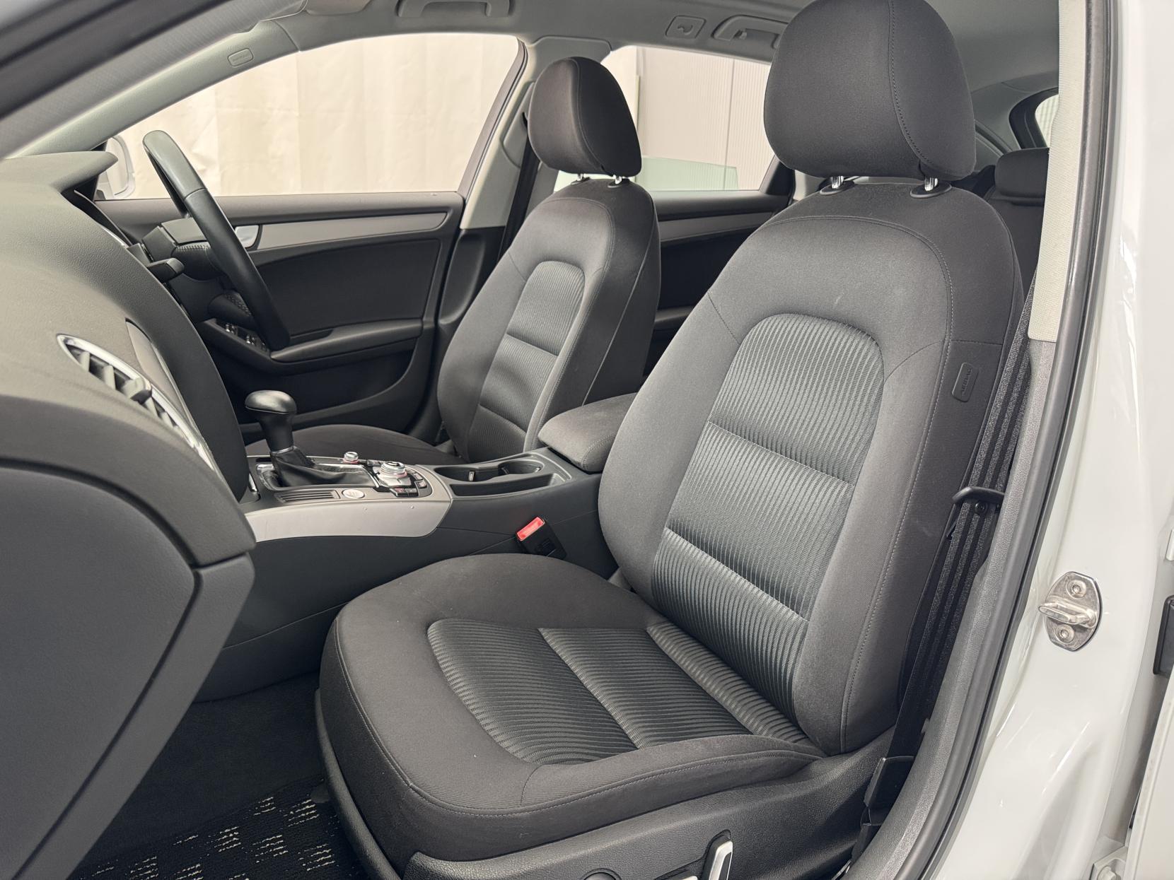 Audi A4 Avant view 61