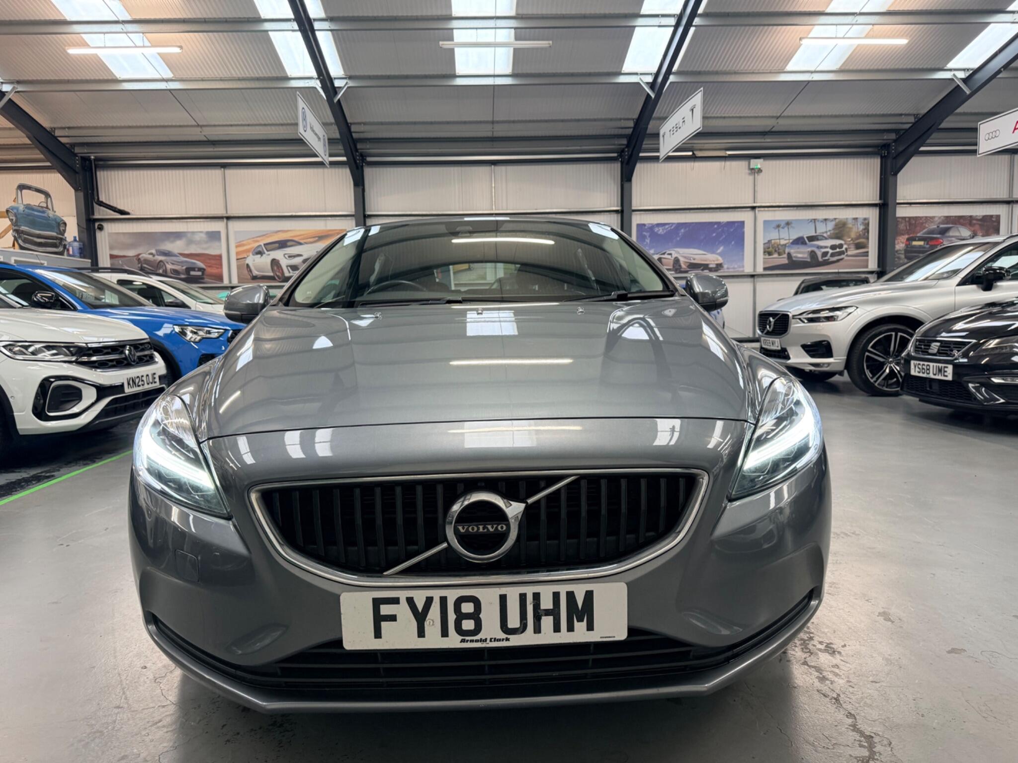 Volvo V40 view 11