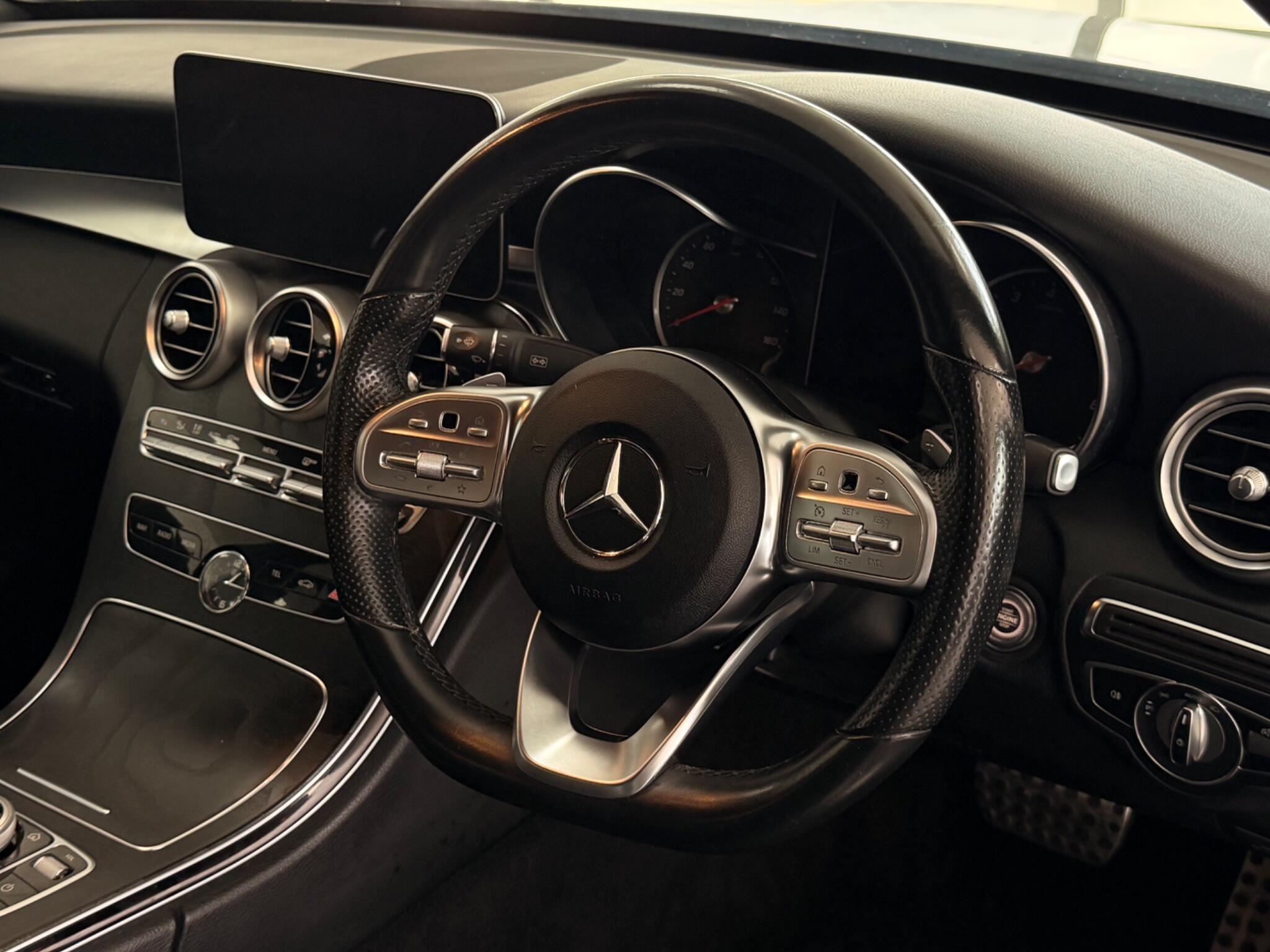 Mercedes-Benz C-Class view 32