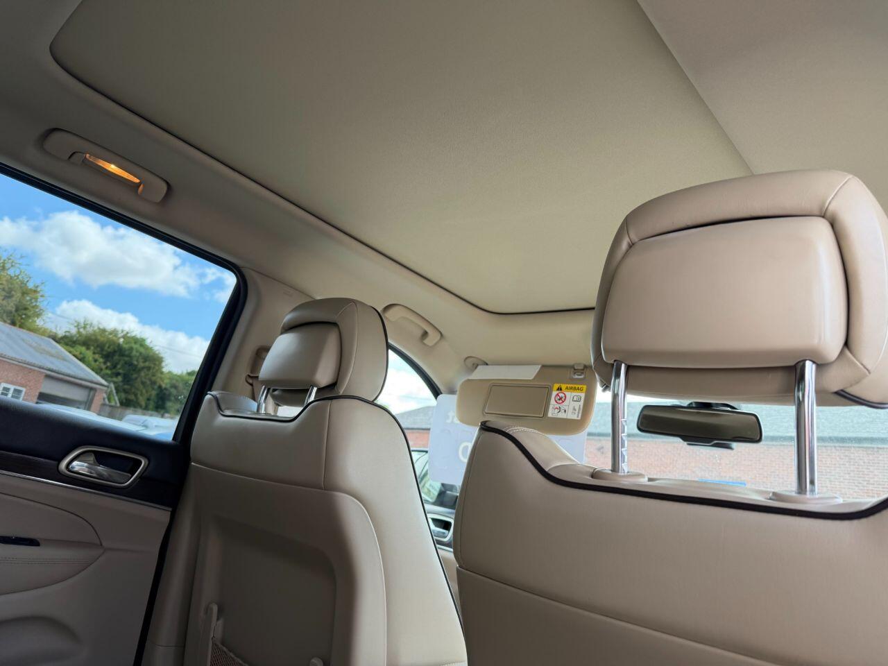 Jeep Grand Cherokee view 50