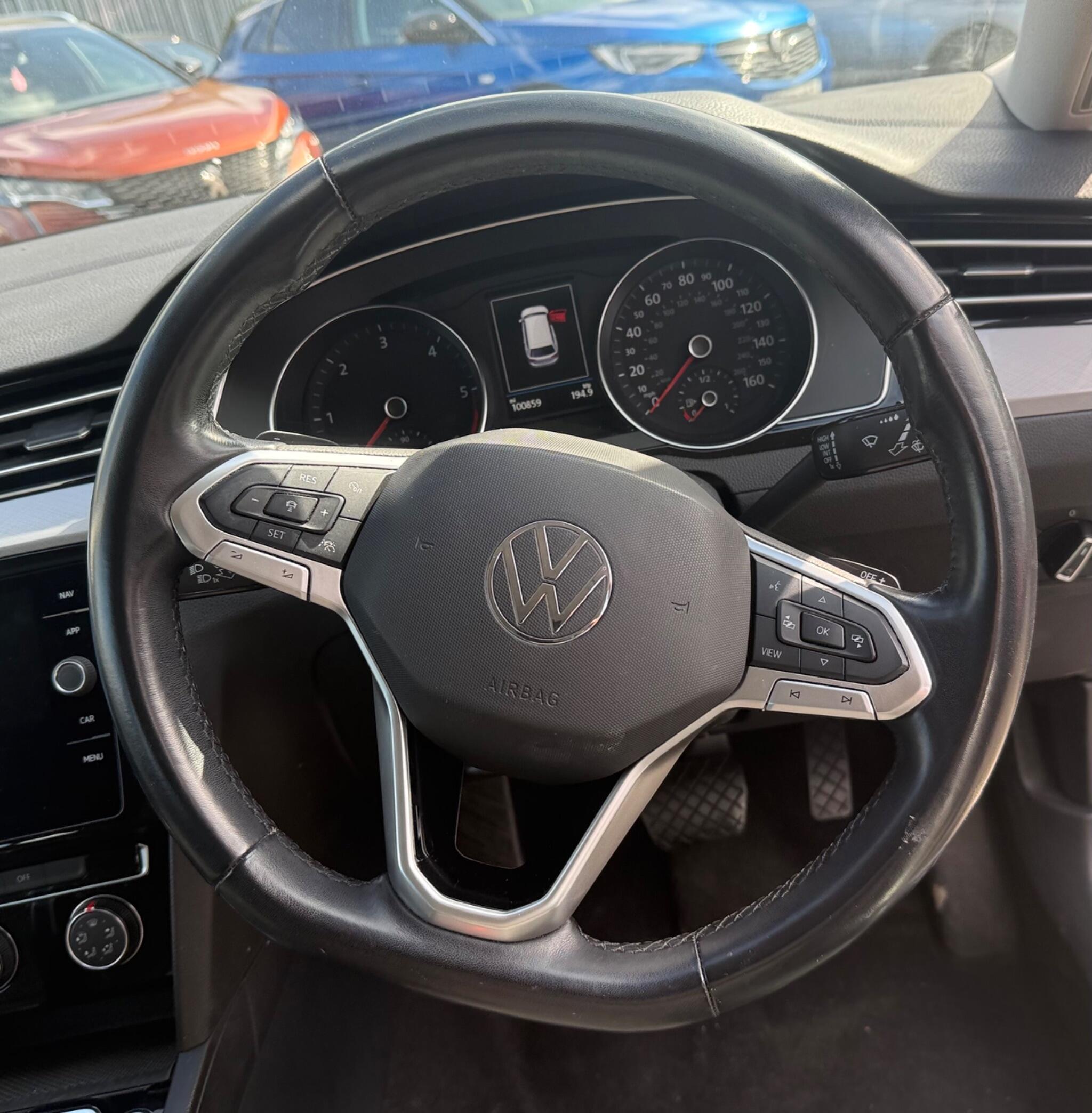 Volkswagen Passat view 26