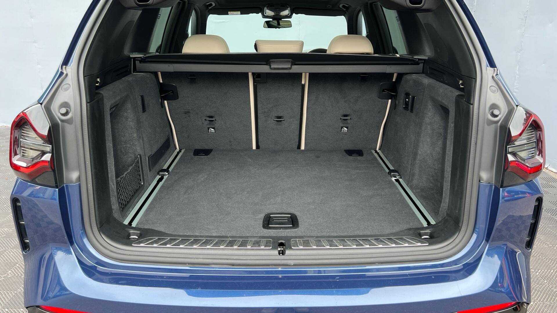 BMW X3 view 13
