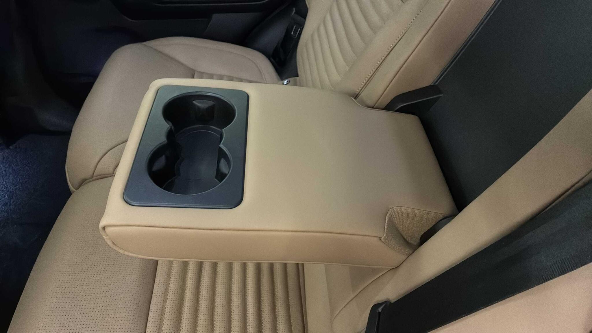 Land Rover Discovery view 31