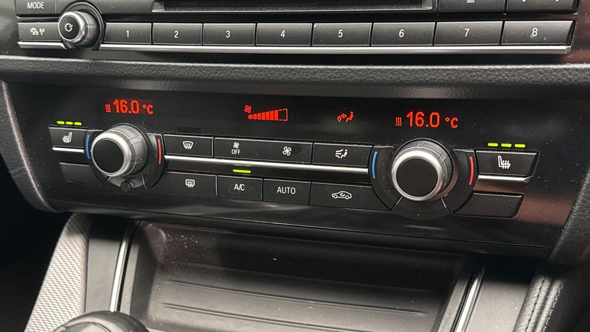 BMW 5 Series view 24