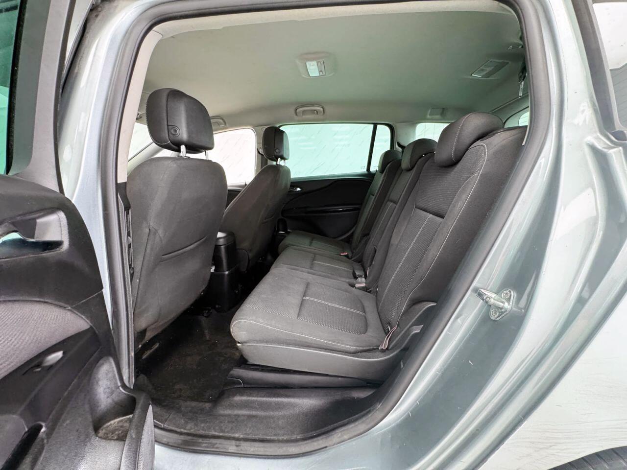 Vauxhall Zafira Tourer view 21