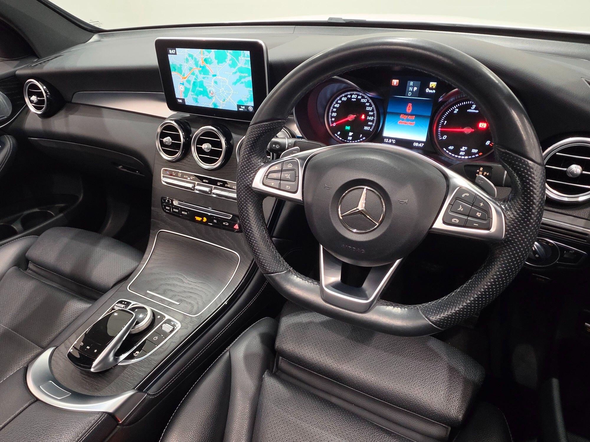 Mercedes-Benz GLC view 80