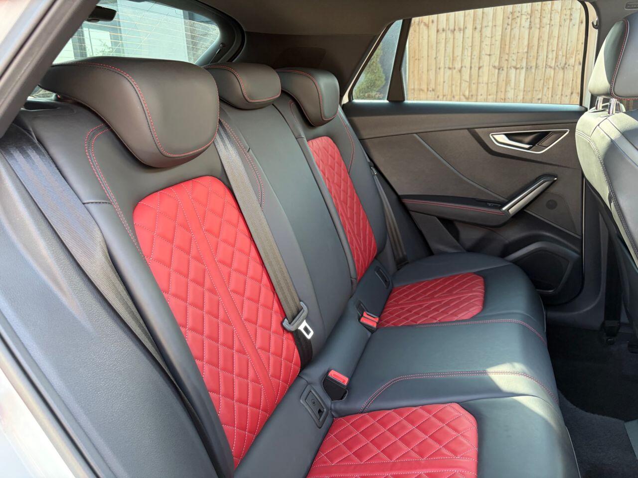 Audi SQ2 view 28