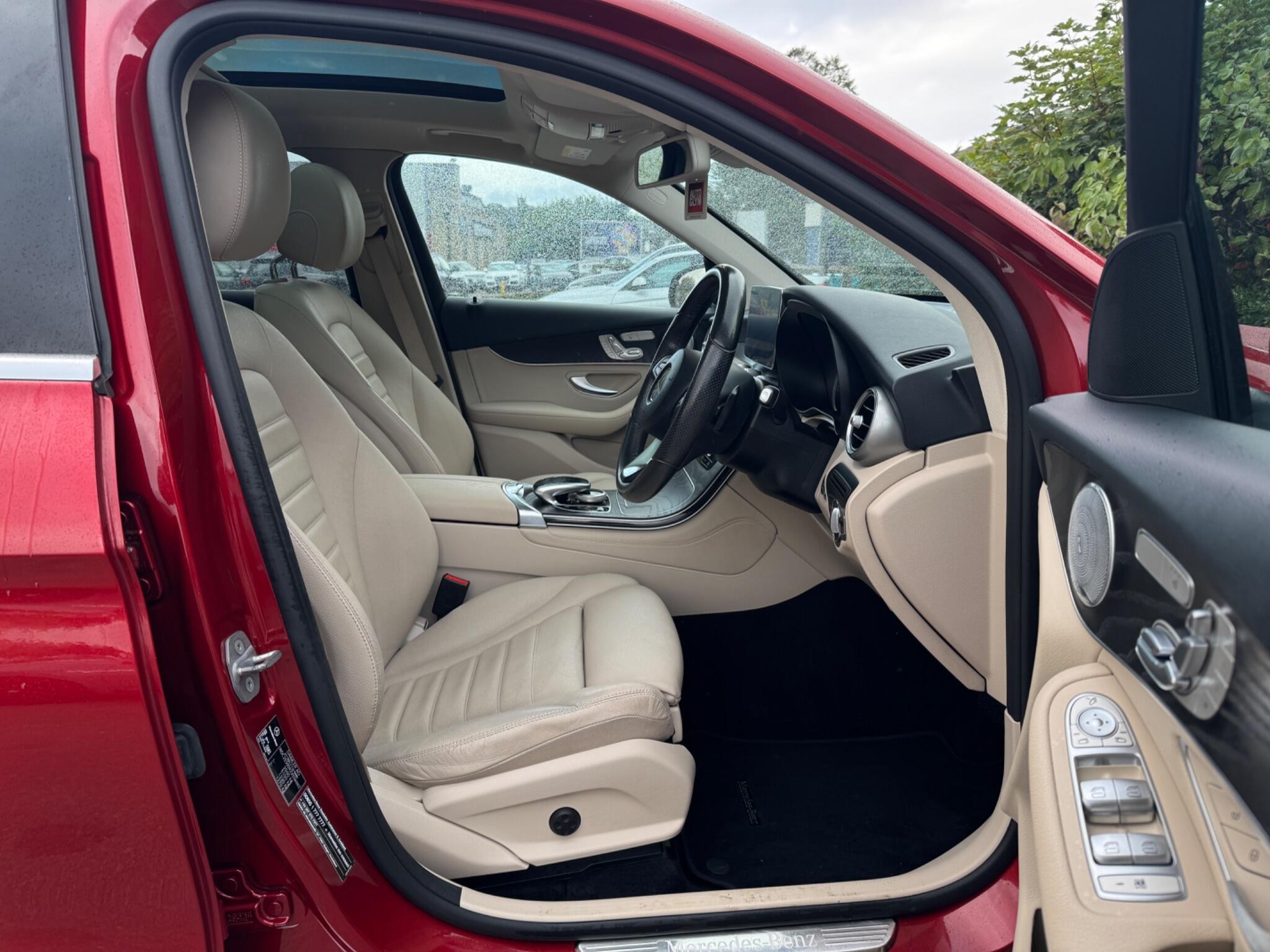 Mercedes-Benz GLC view 34