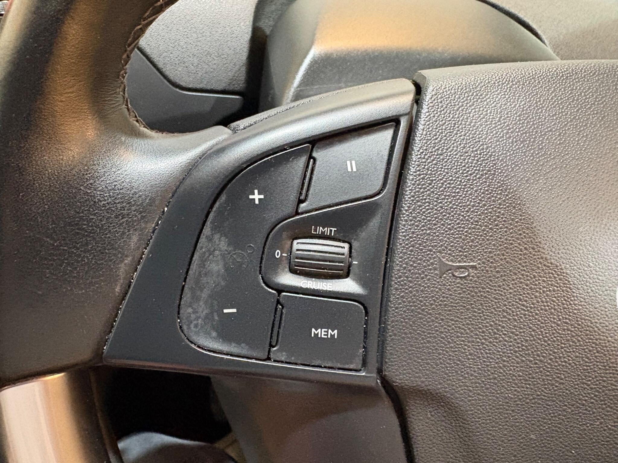 Citroen Grand C4 Spacetourer view 32