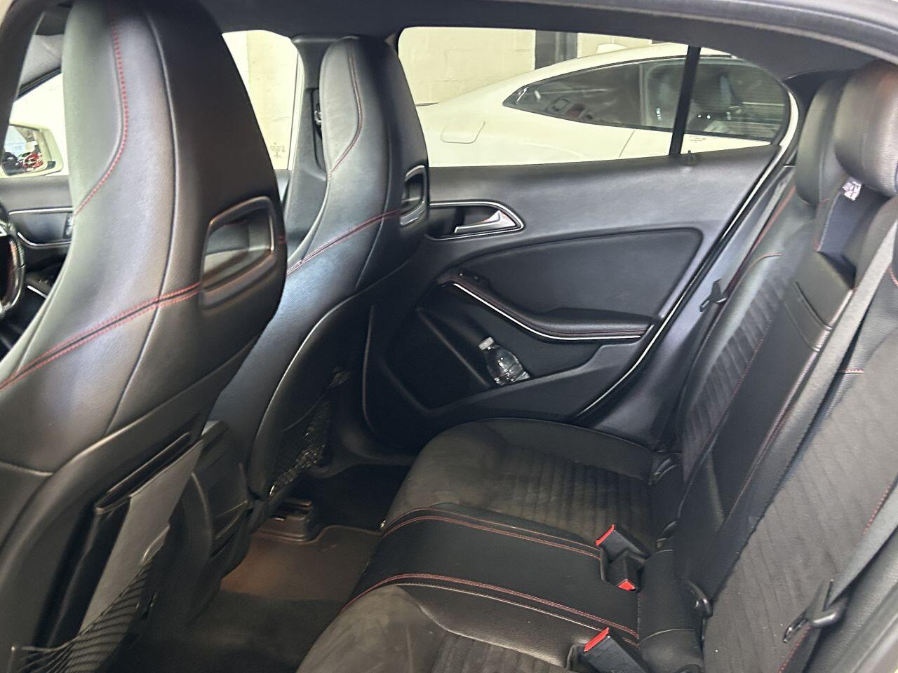 Mercedes-Benz Gla view 55