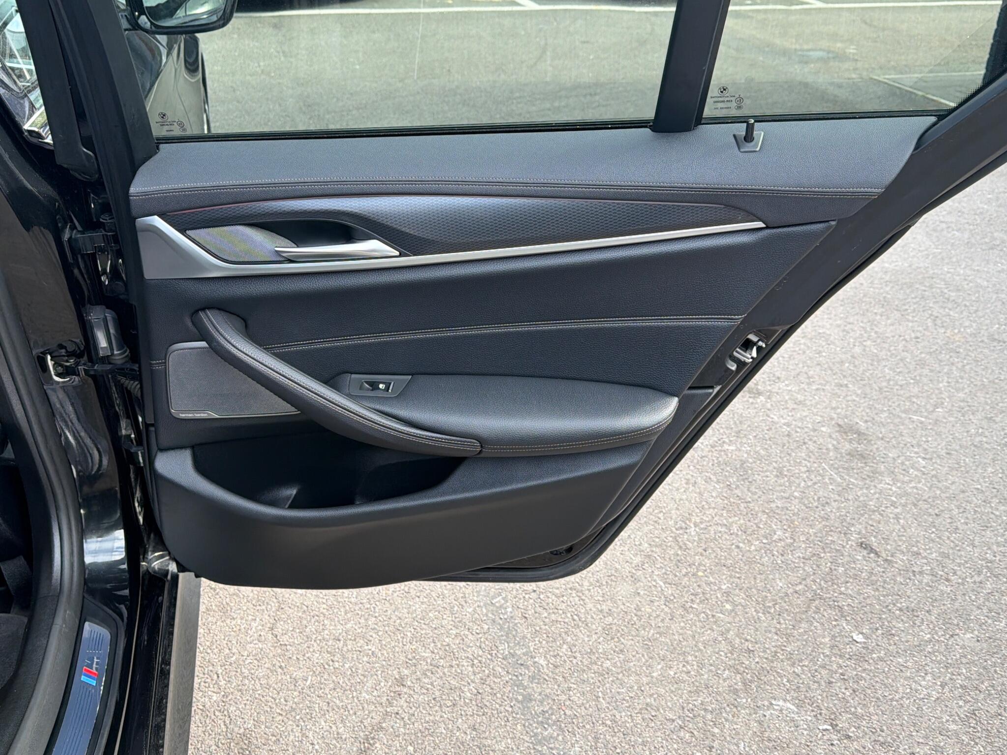BMW 5 Series view 20