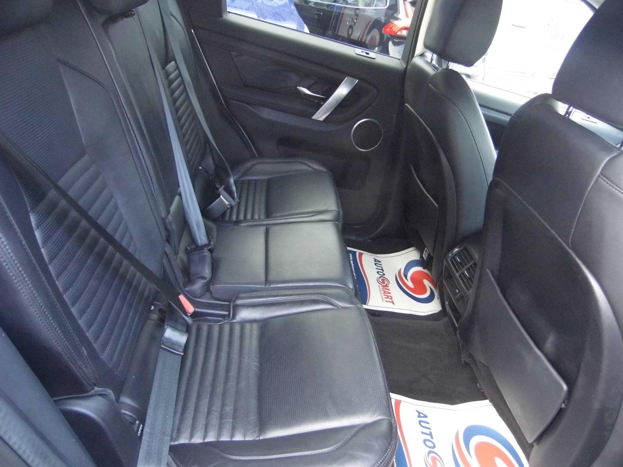 Land Rover Discovery Sport view 14