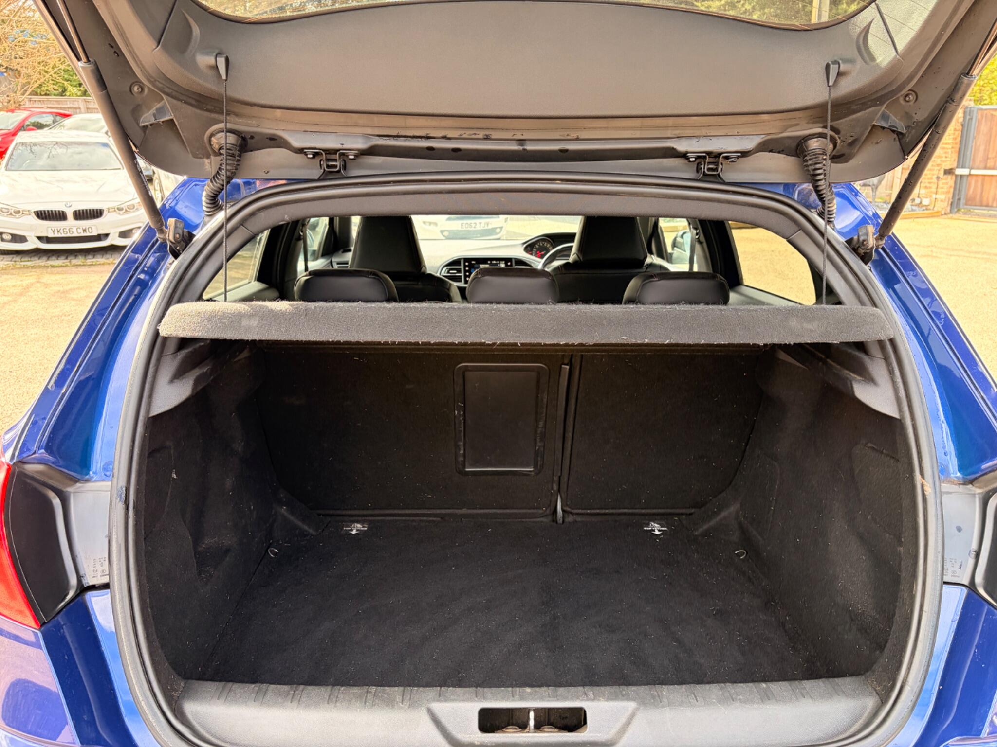 Peugeot 308 view 21