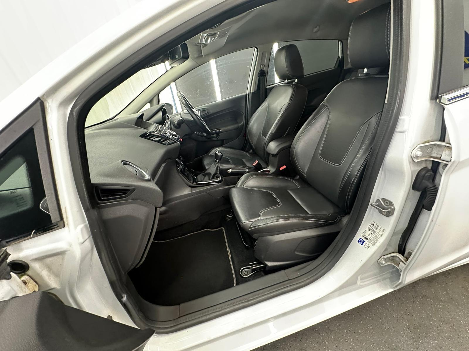 Ford Fiesta view 29