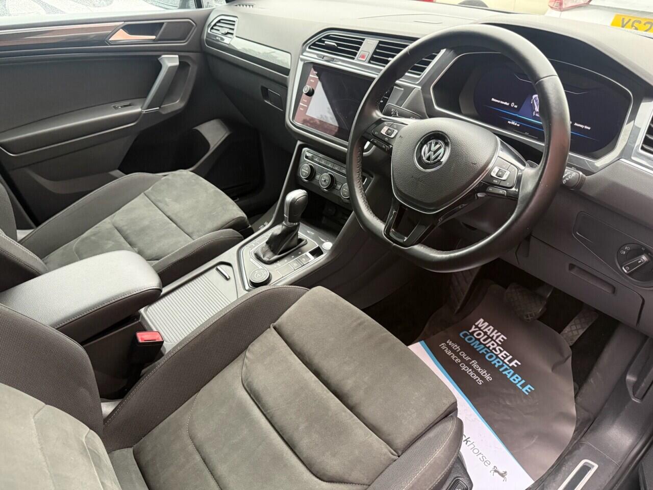 Volkswagen Tiguan Allspace view 13