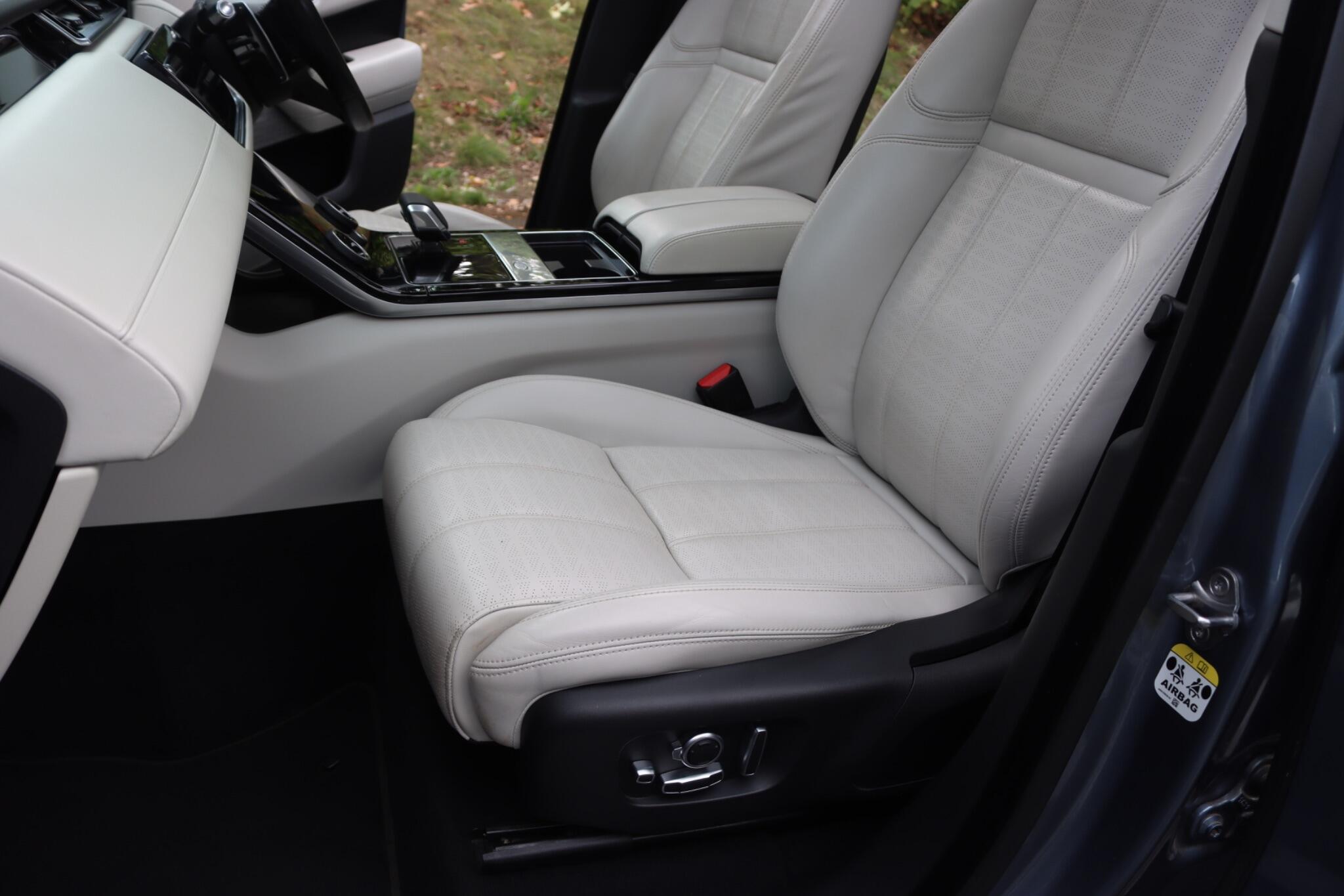 Land Rover Range Rover Velar view 8