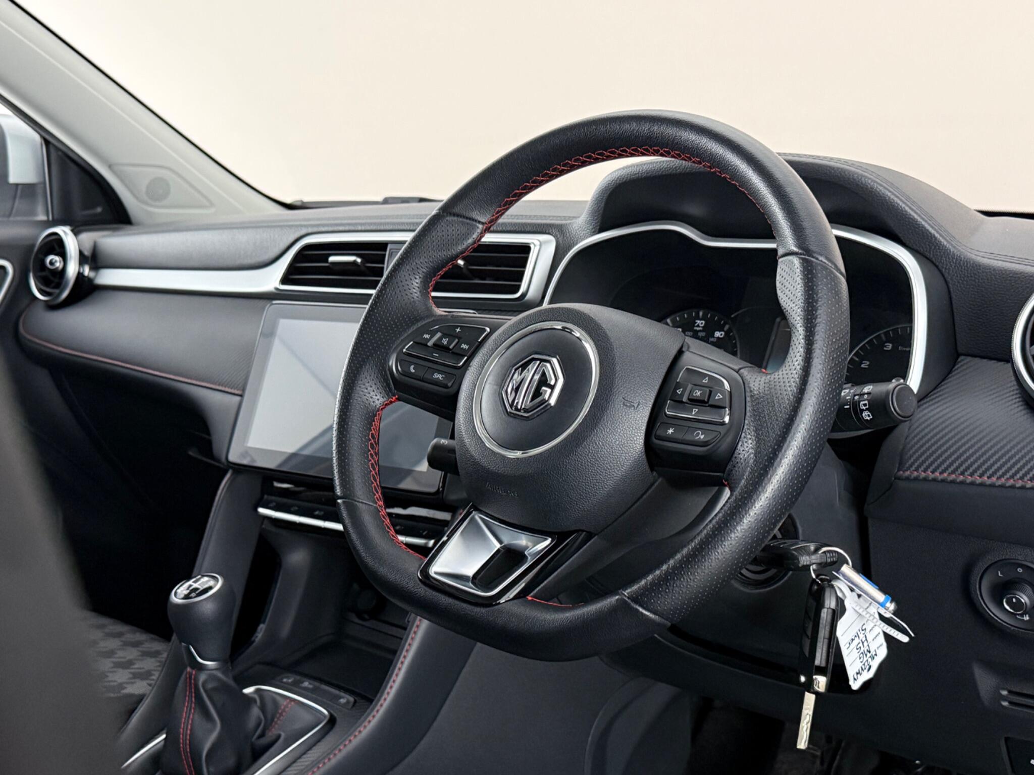 MG ZS view 3