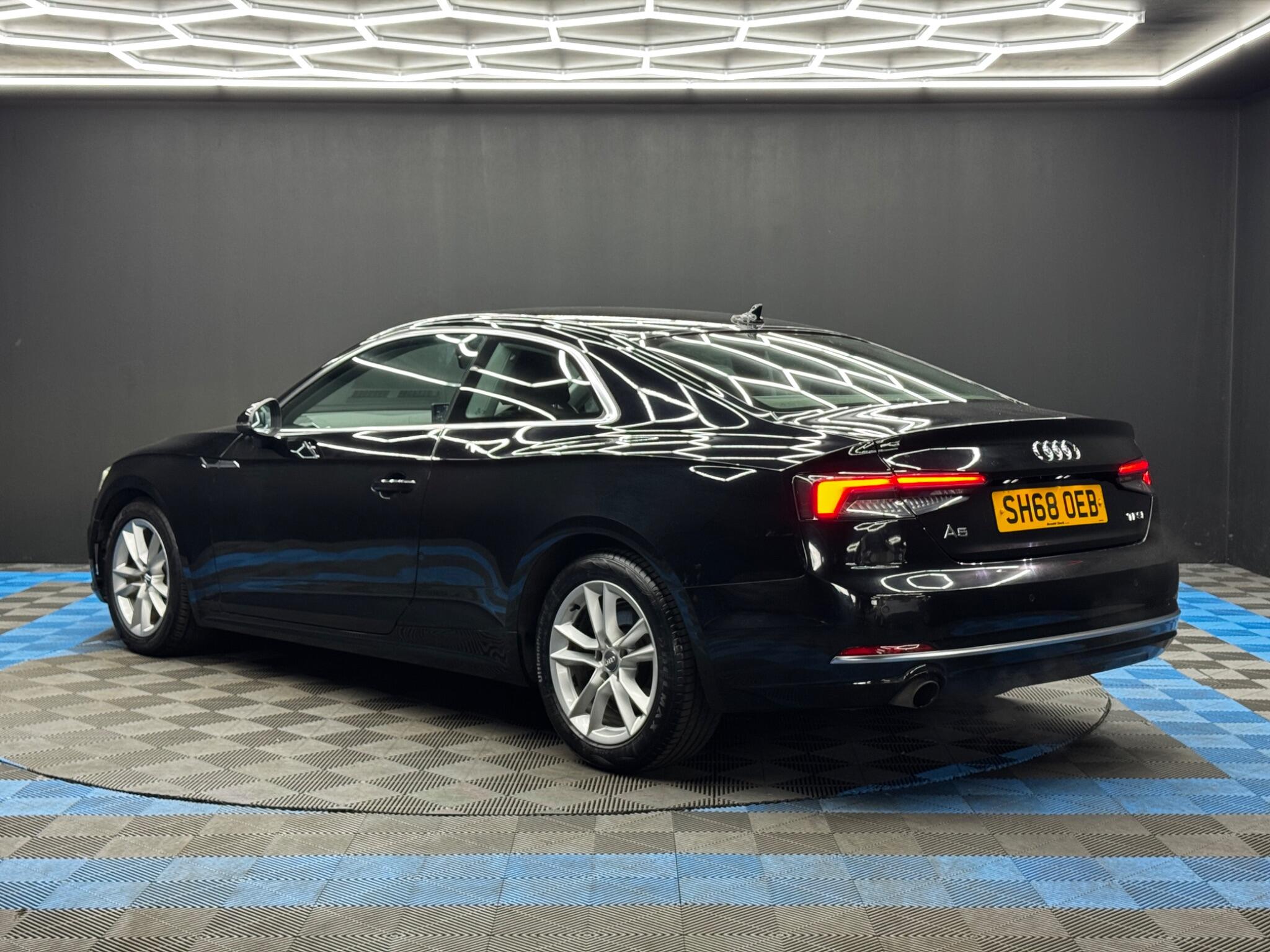Audi A5 view 7
