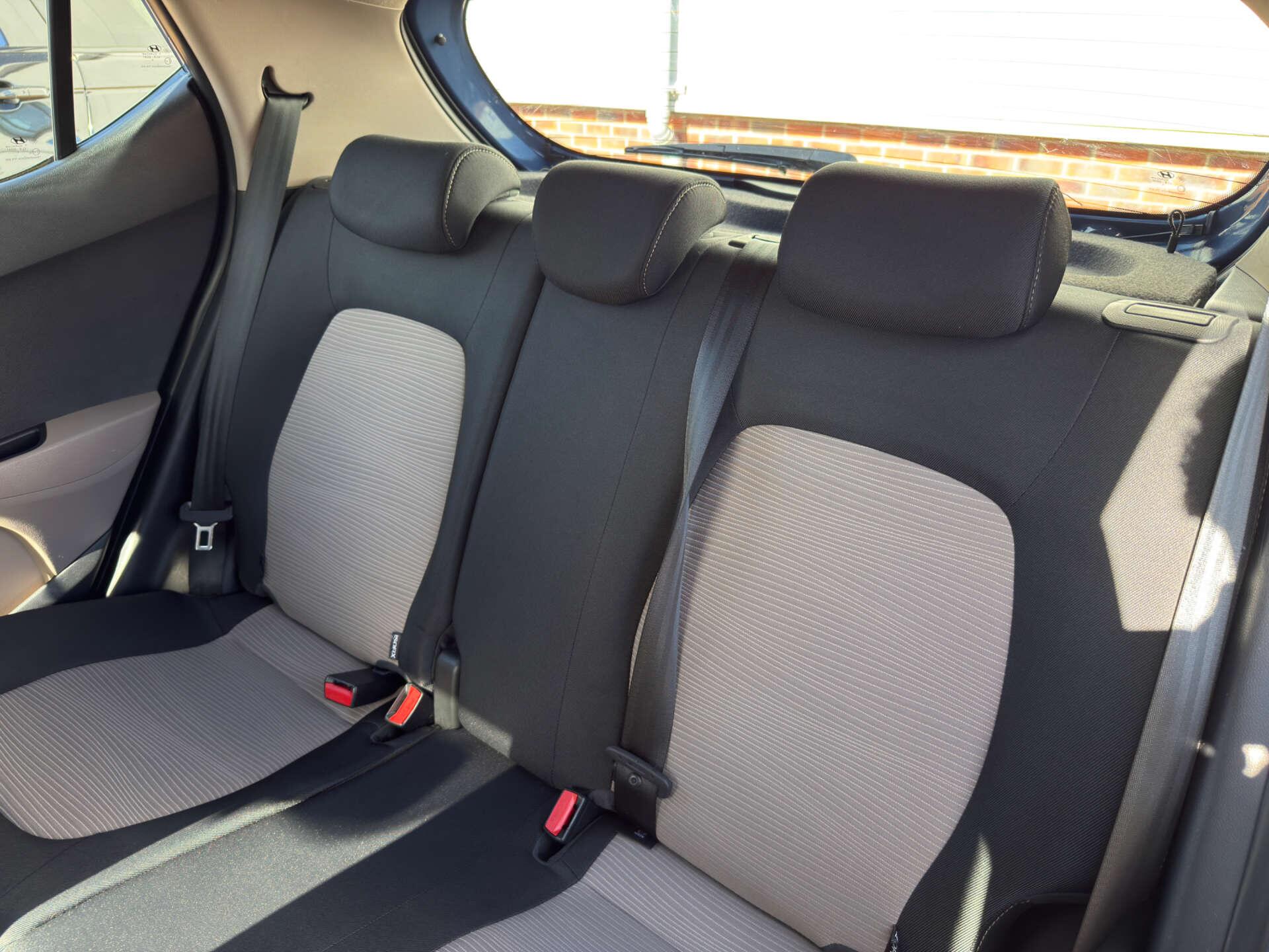 Hyundai I10 view 16