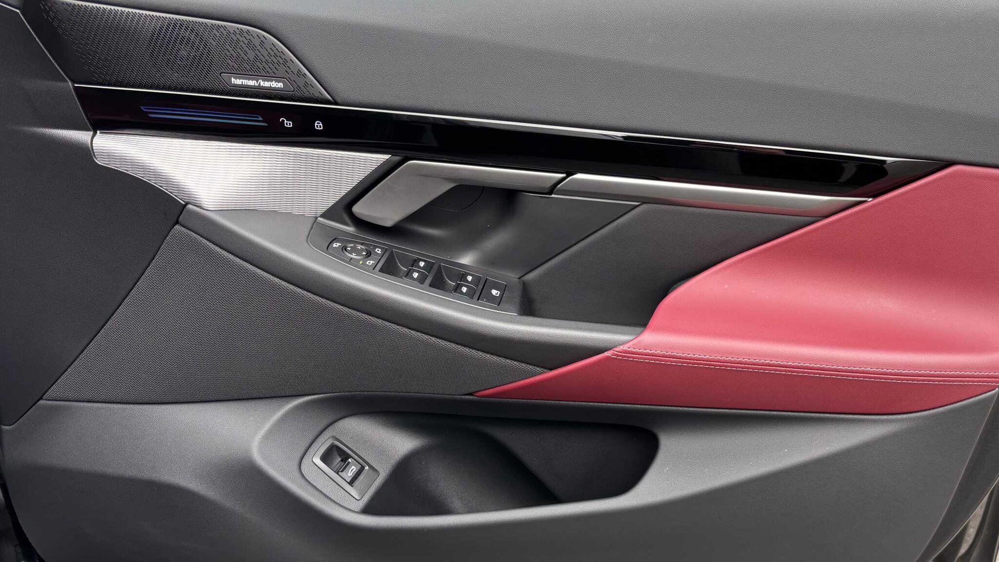 BMW 5 Series view 23