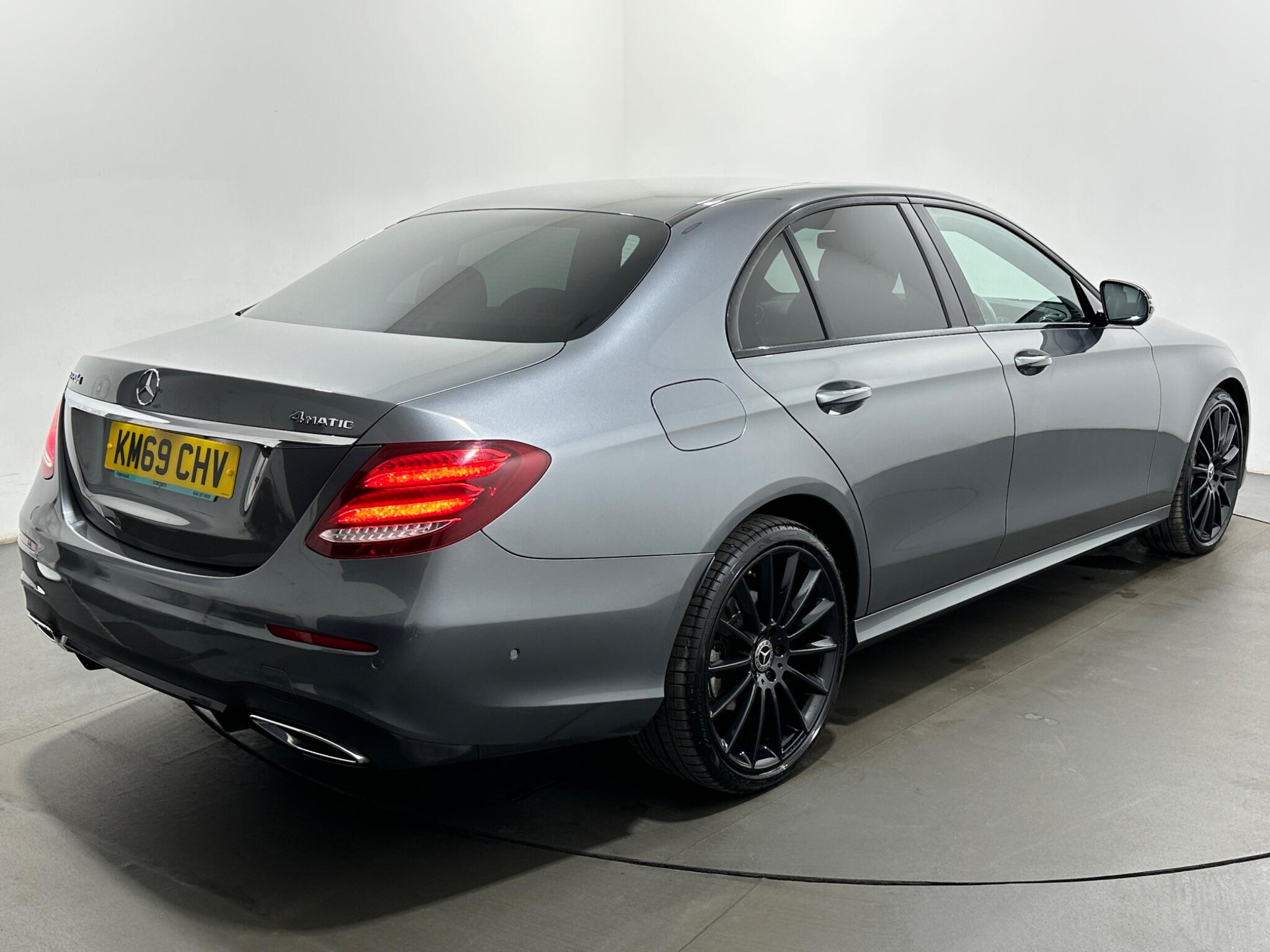 Mercedes-Benz E-Class view 53