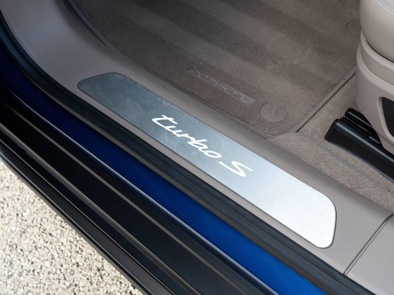 Porsche Panamera view 38