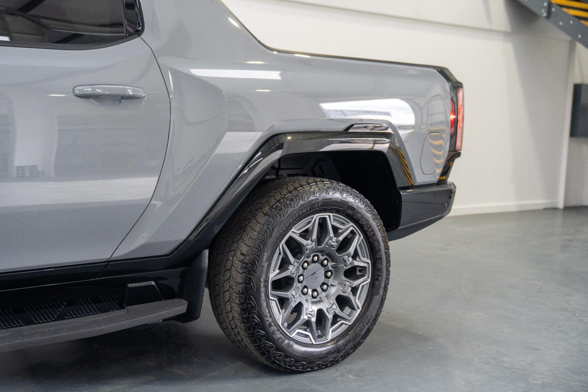 Hummer H3 view 27
