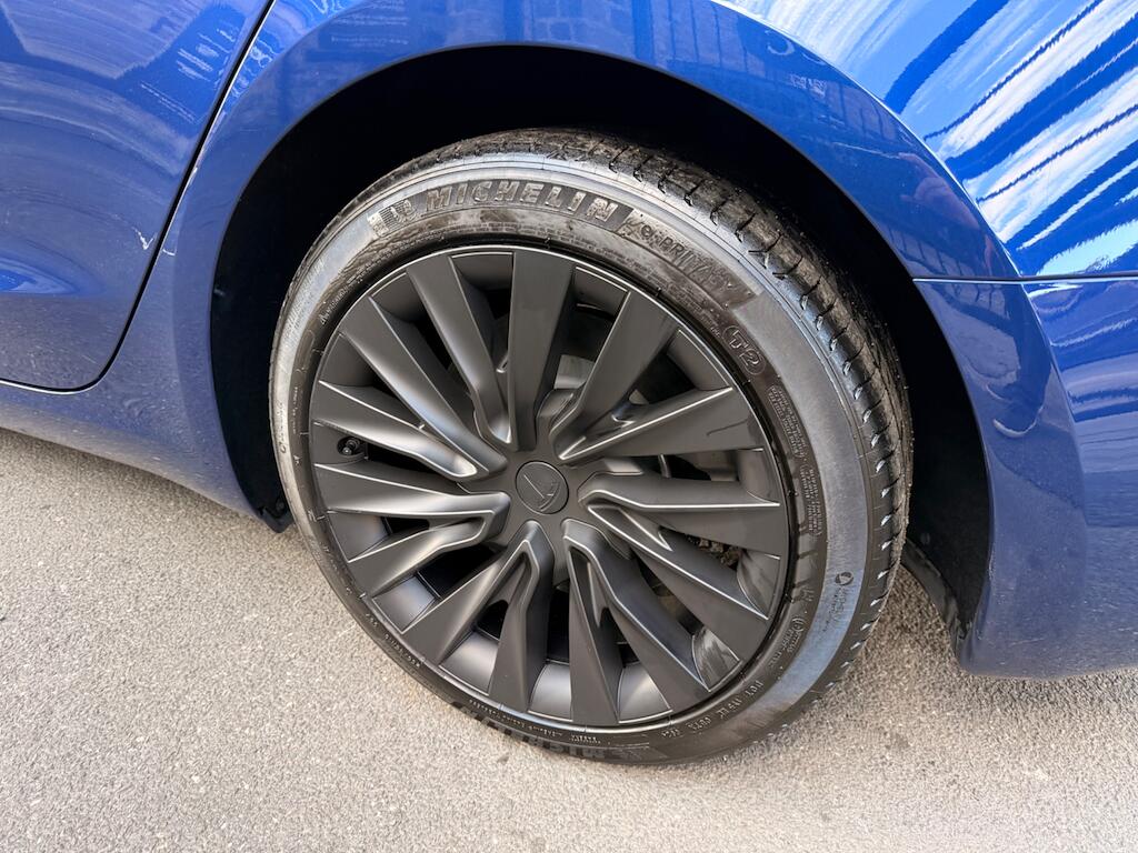 Tesla Model 3 view 18