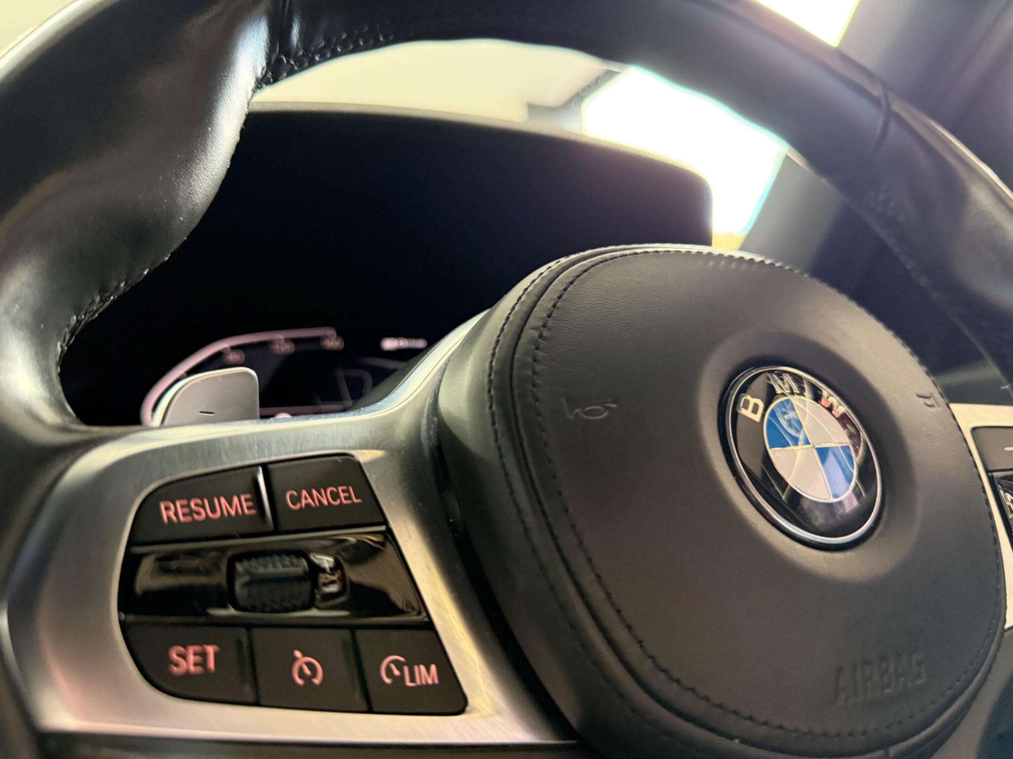 BMW 3 Series view 20