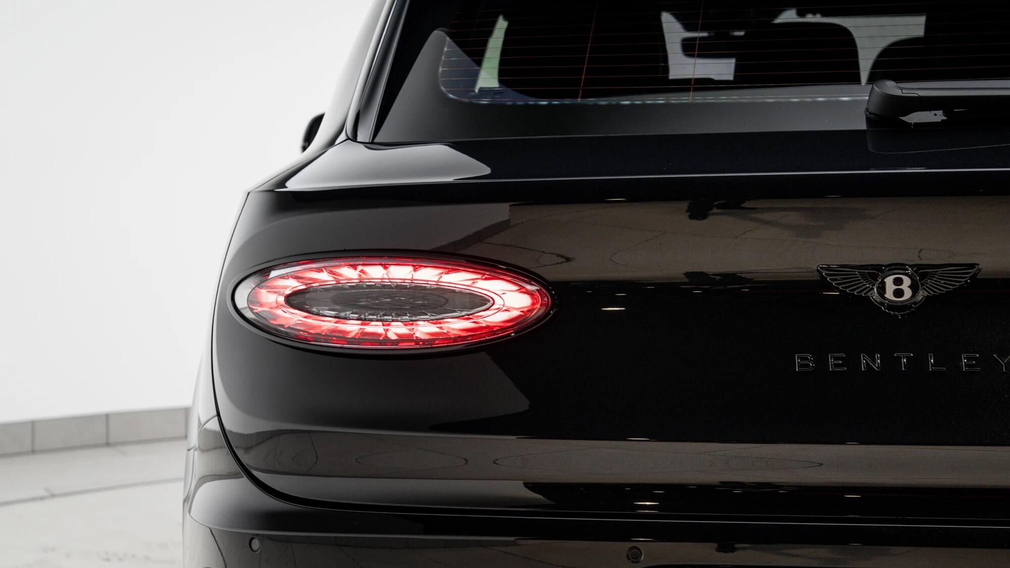 Bentley Bentayga view 57