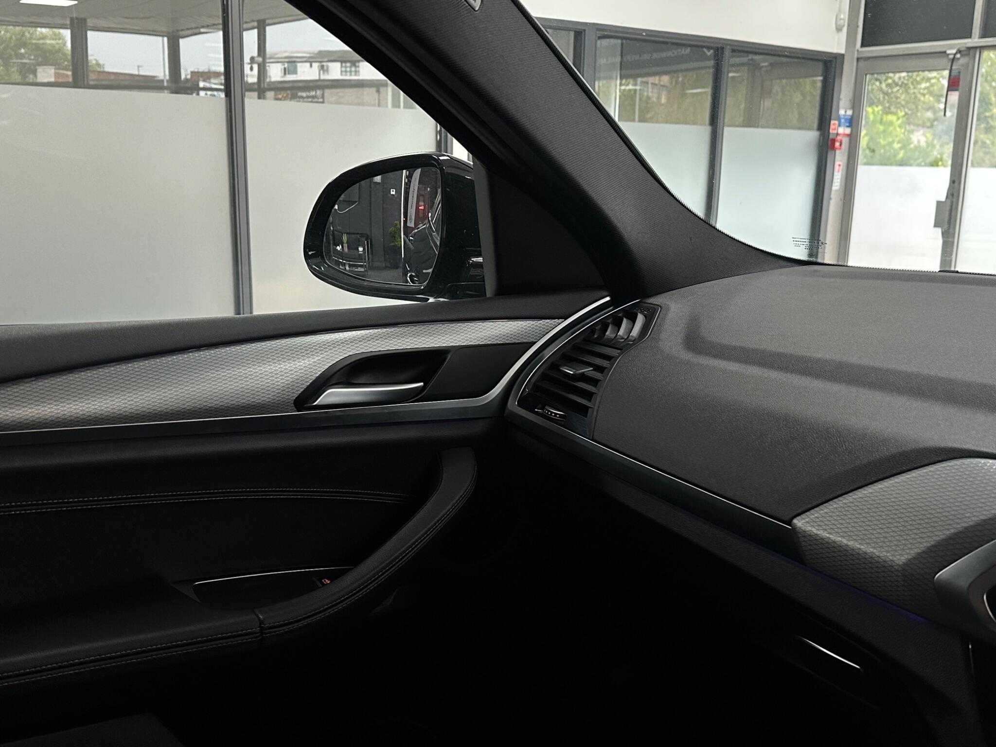 BMW X4 view 31