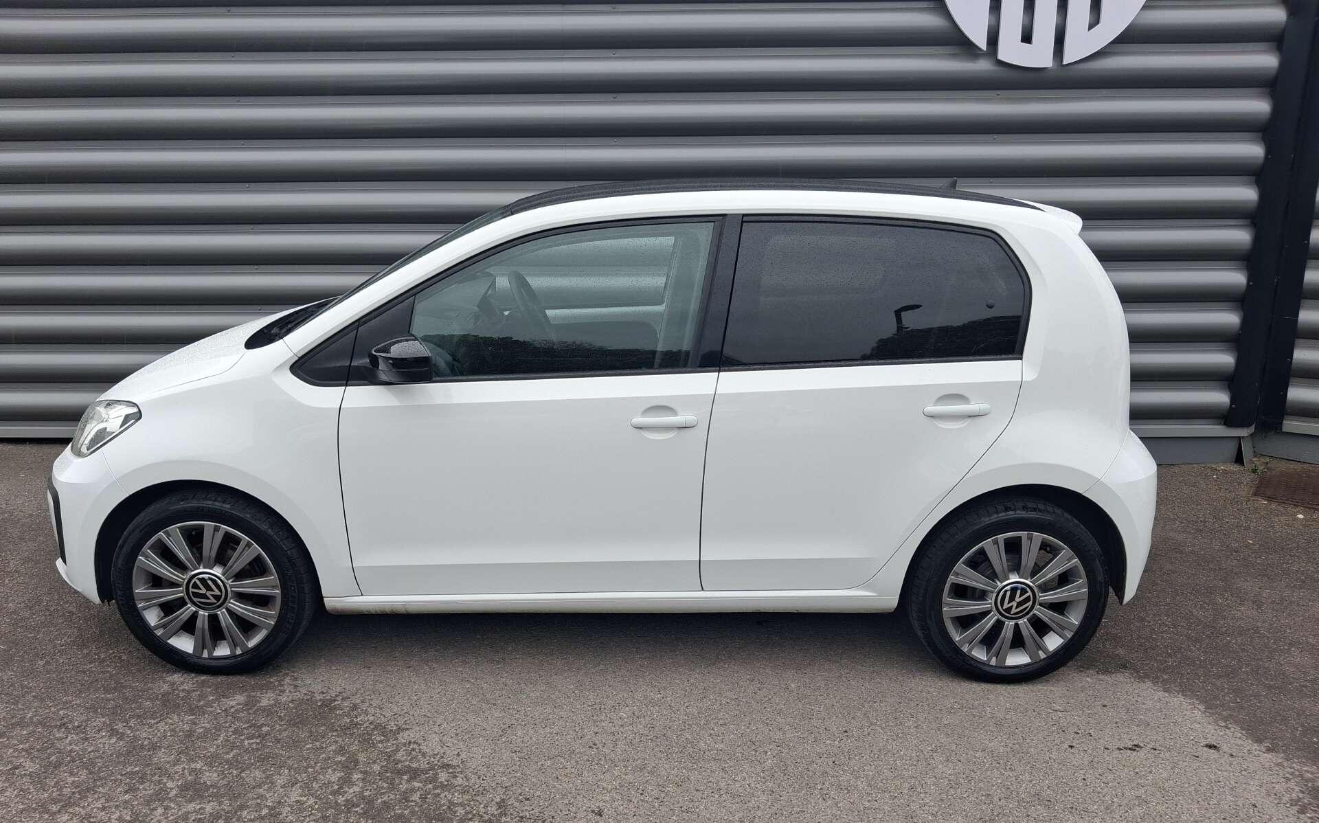 Volkswagen up! view 3