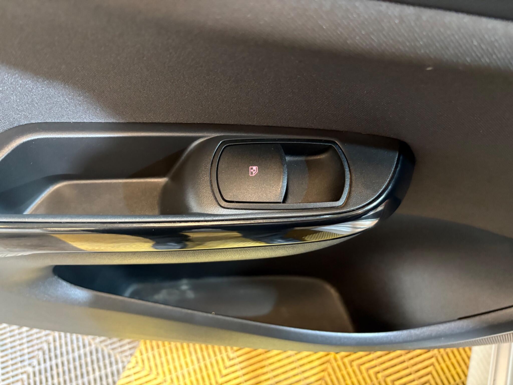 Vauxhall Corsa view 60