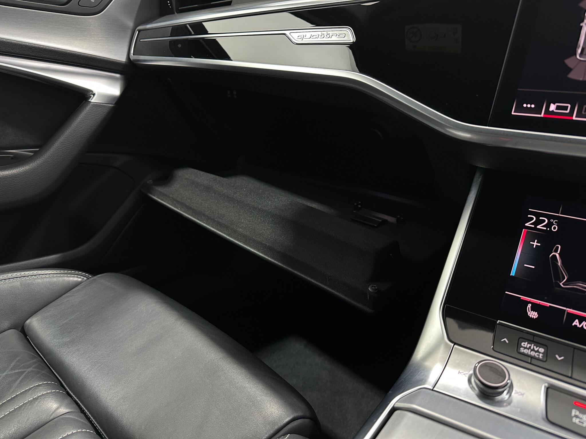 Audi A6 view 28