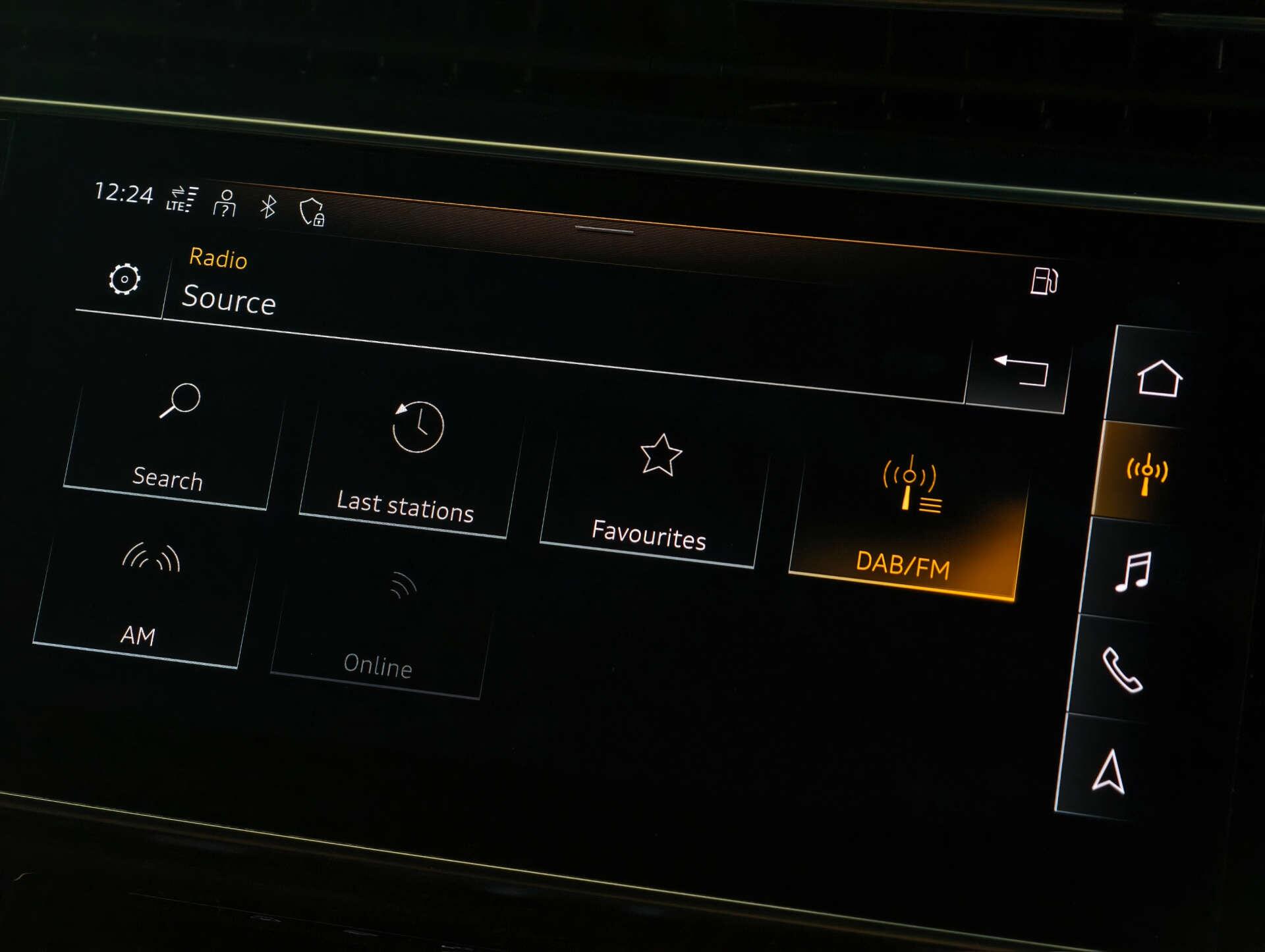 Audi SQ8 view 41