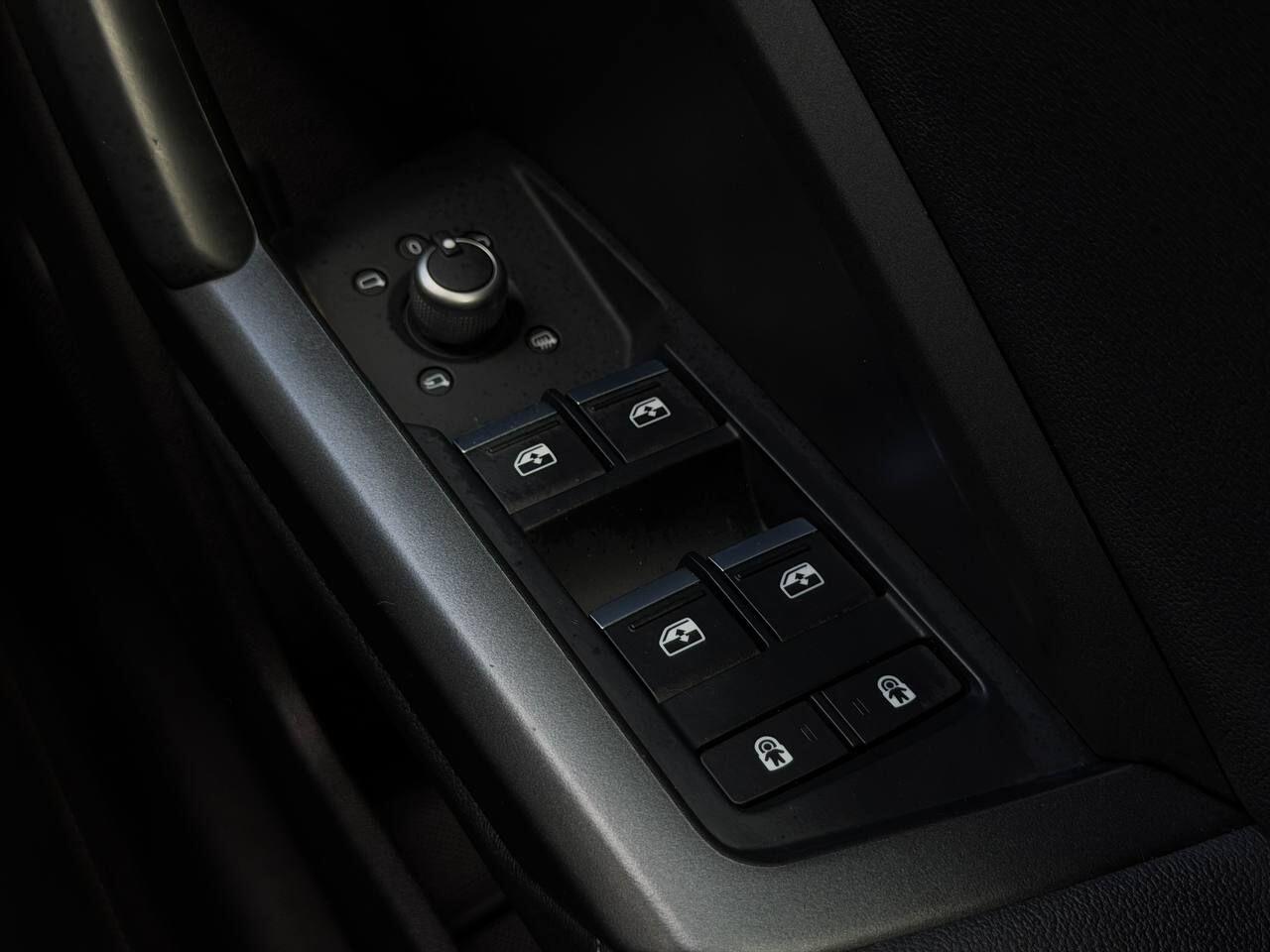 Audi Q3 view 39