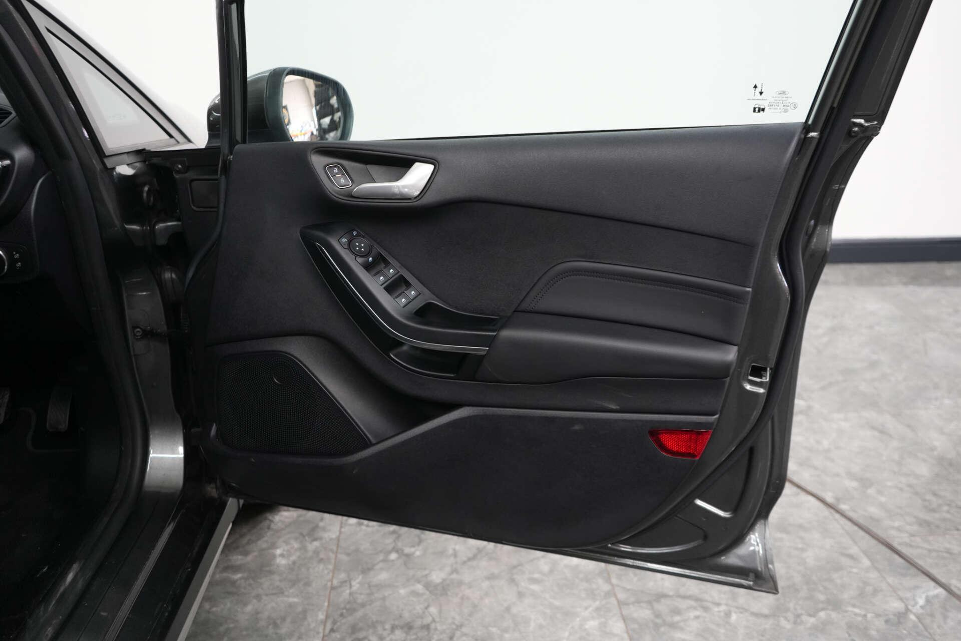 Ford Fiesta view 22