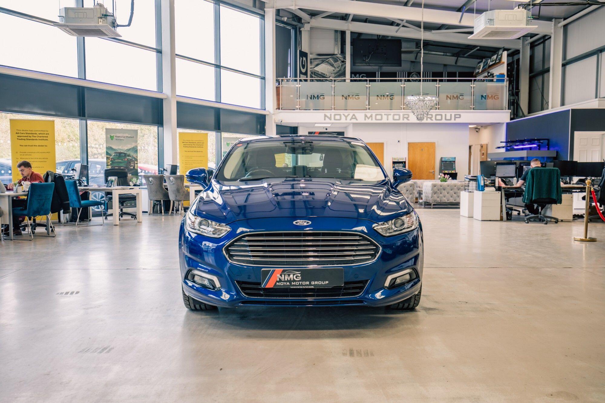 Ford Mondeo view 23