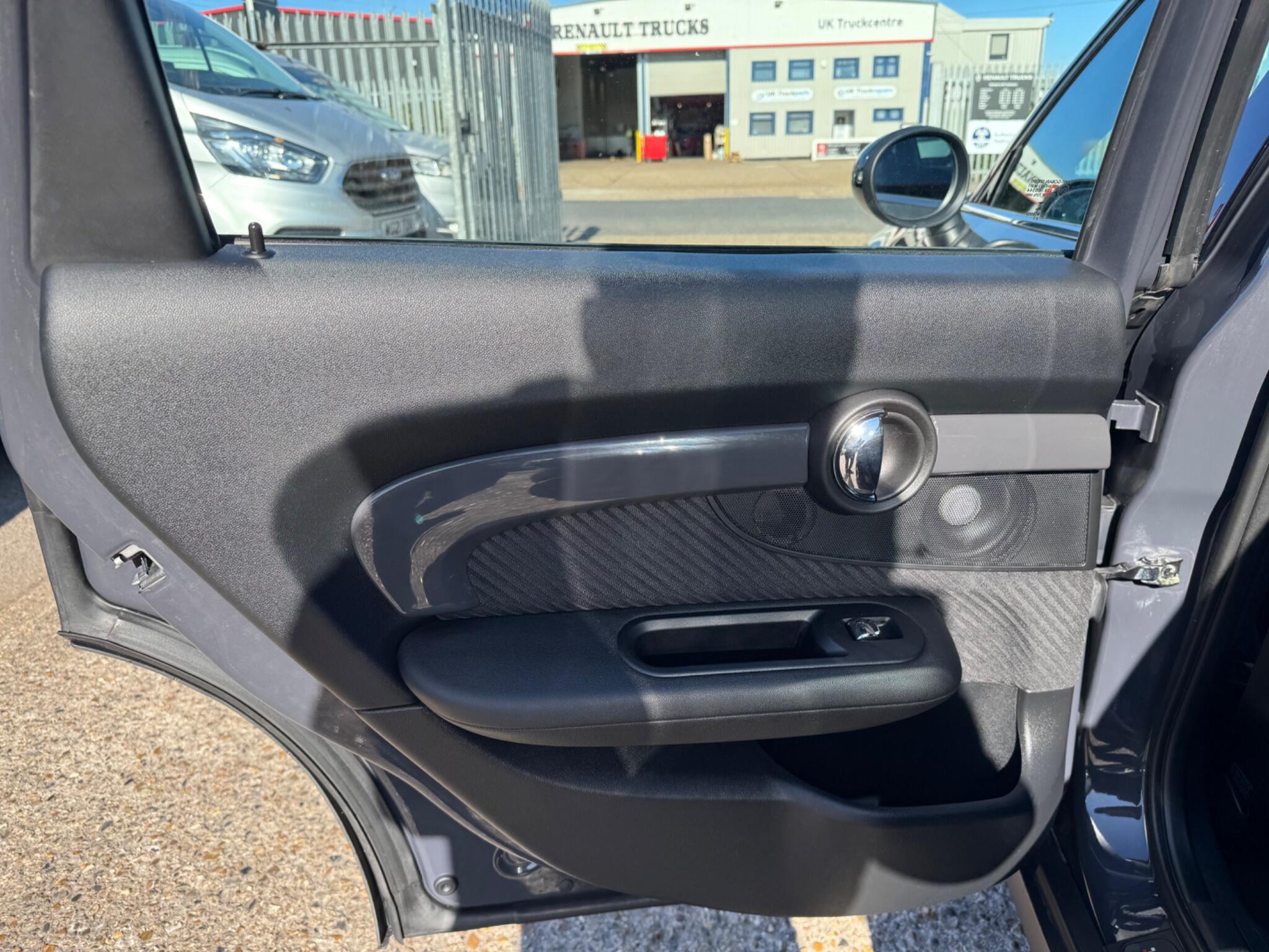 Mini Clubman view 36