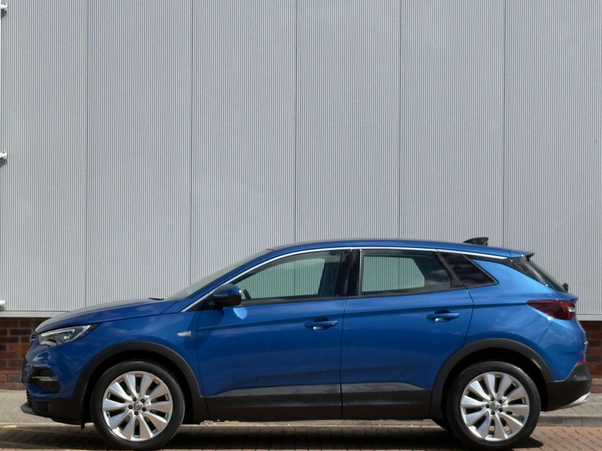 Vauxhall Grandland X view 8
