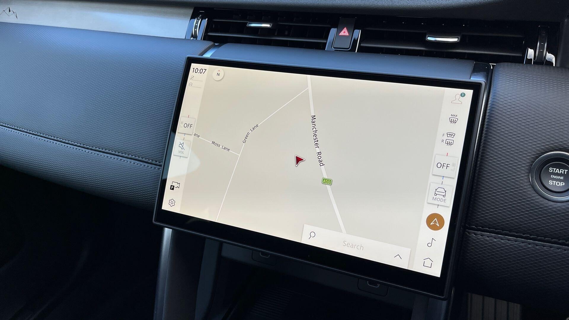 Land Rover Discovery Sport view 12