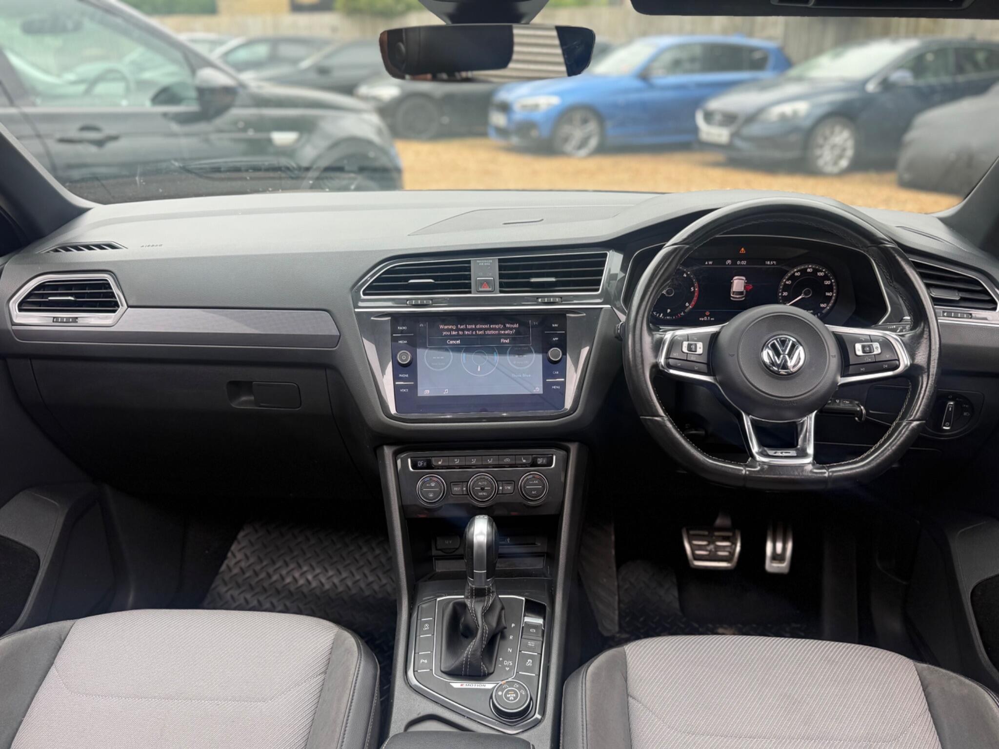 Volkswagen Tiguan view 14